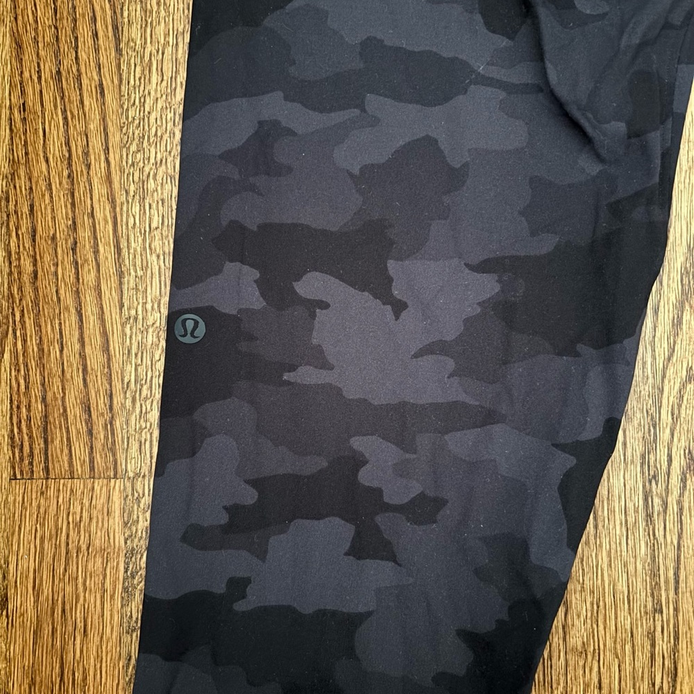 lululemon athletica Black Camo Joggers - Picture 3 of 3